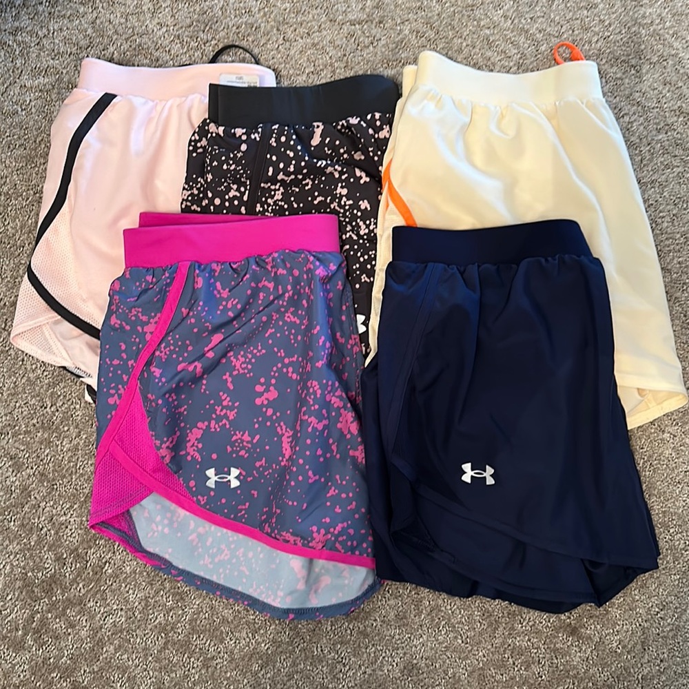 Lot of 5 nearly new Under Armour Women’s shorts w/build-in underwear size medium